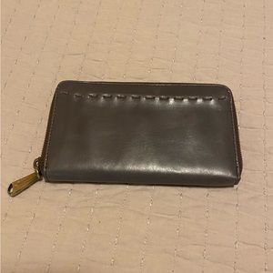 HOBO Zip Wallet HOBO | International Honor Leather
Graphite Gray Clutch